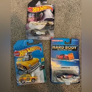 Set of 3 brand new hot wheels toy cars